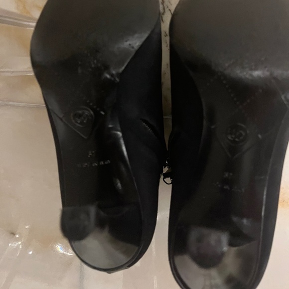 CHANEL Vintage Black Suede and Leather CC Pointed Toe Ankle Booties Sz 7 - Picture 7 of 8